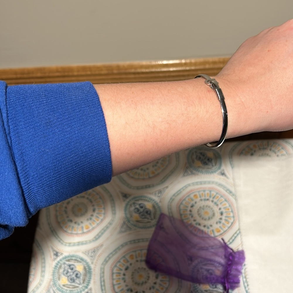 The Hook Bracelet - Picture 4 of 5